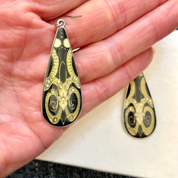 Vintage Cloisonné Black and Gold Art Deco Drop Earrings - Picture 2 of 2